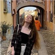 Ciao, sono Vitalina, ex editor/giornalista russa a San Pietroburgo, ora studentessa di archeologia a Viterbo, Roma